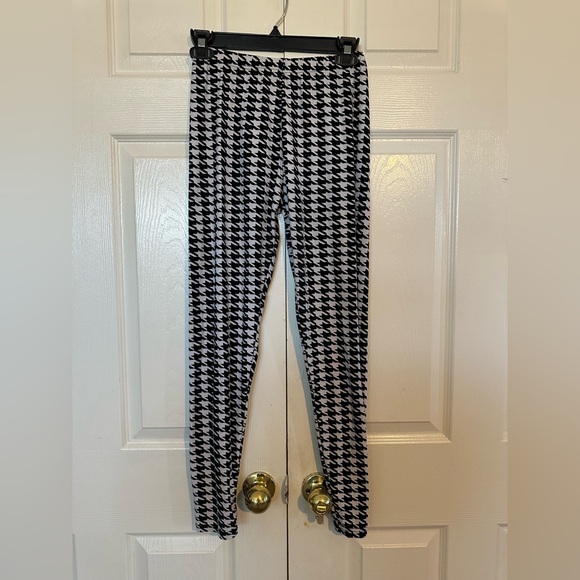 Black and White Houndstooth Leggings - Picture 1 of 5